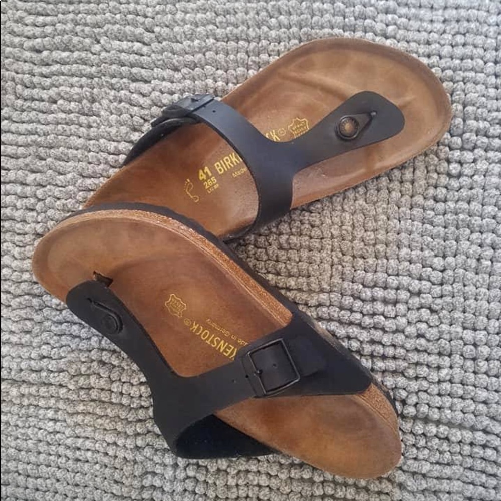 Birkenstock’s with black strap